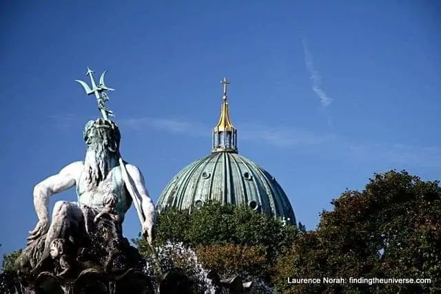 Berlin Dom and fountain