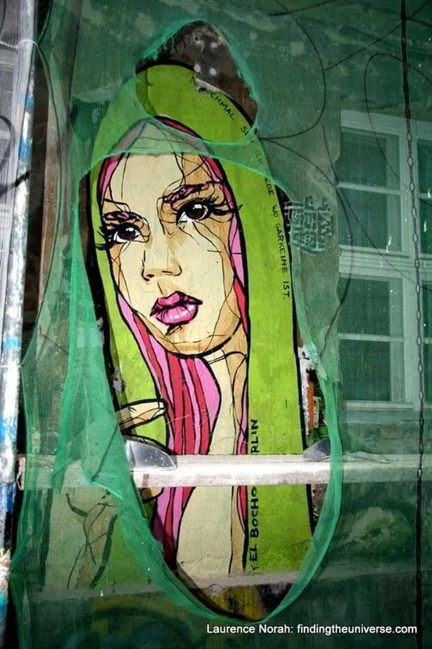 Girl in shawl, Hoff Alley, street art, Berlin, Germany