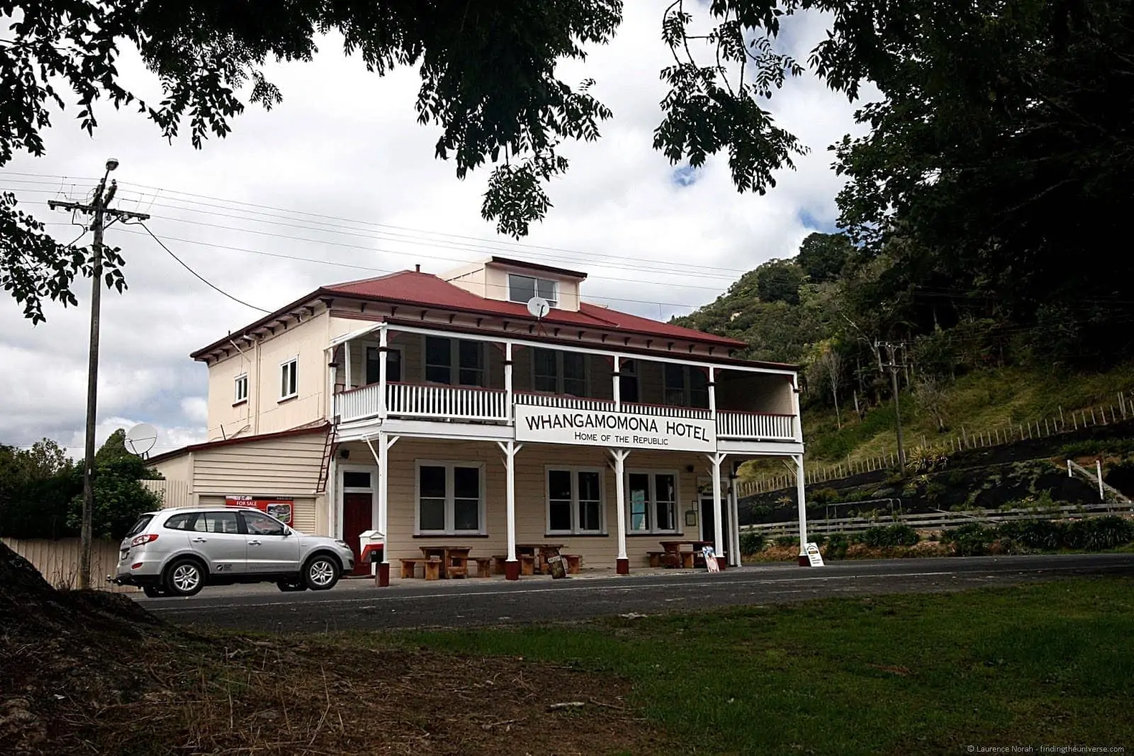 Whangamomna Hotel New Zealand