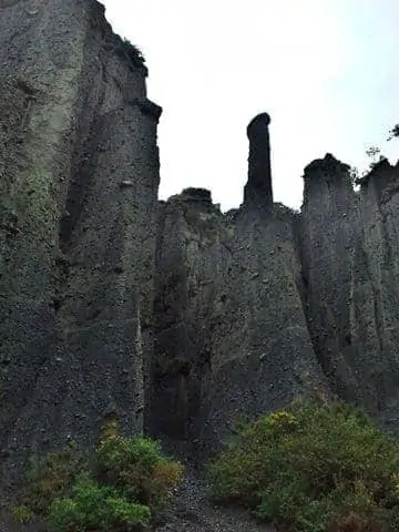 Dimholt road of the dead Pinnacles 2 Dimholt road of the dead Pinnacles 2