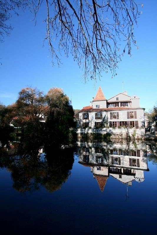 House reflection Brantome