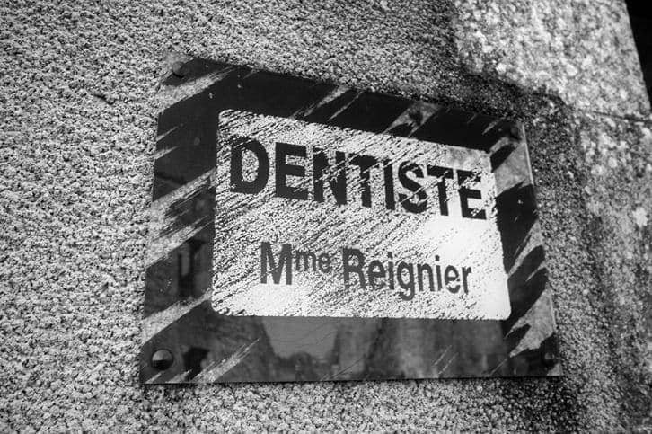 Dentist sign Oradour Sur Glane