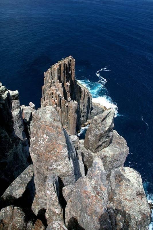 Tip of Cliffs of Cape Raoul walk tasmania