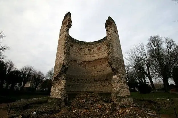 Ruined Roman Temple of Vesunna perigueux France.png Ruined Roman Temple of Vesunna perigueux France.png