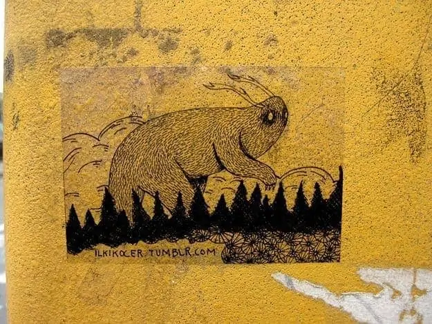 Street Art French Angouleme Giant yellow monster.png Street Art French Angouleme Giant yellow monster.png