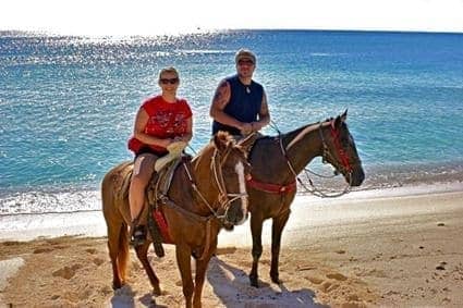 Horseback-Riding-on-the-Beach