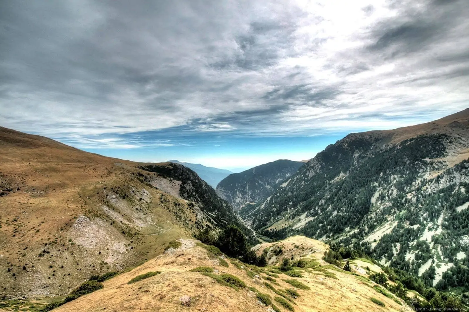Nuria Valley entry view Nuria Valley entry view