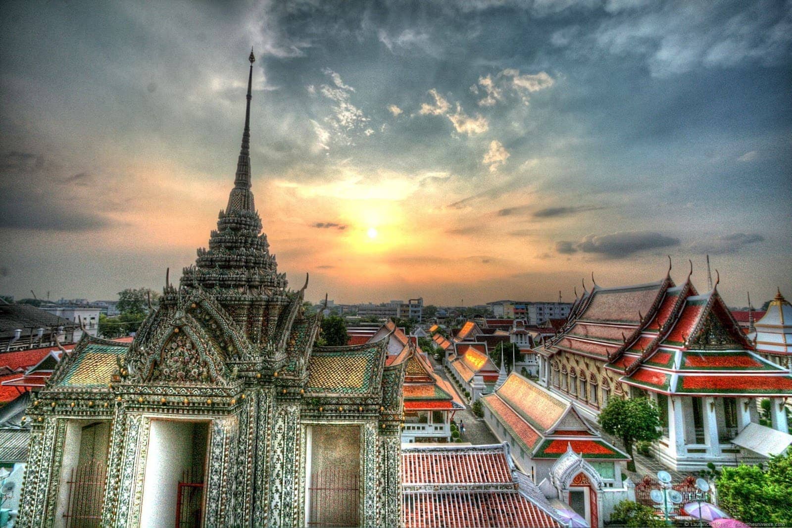 WatAruntemplesunsetBangkokThailandfr