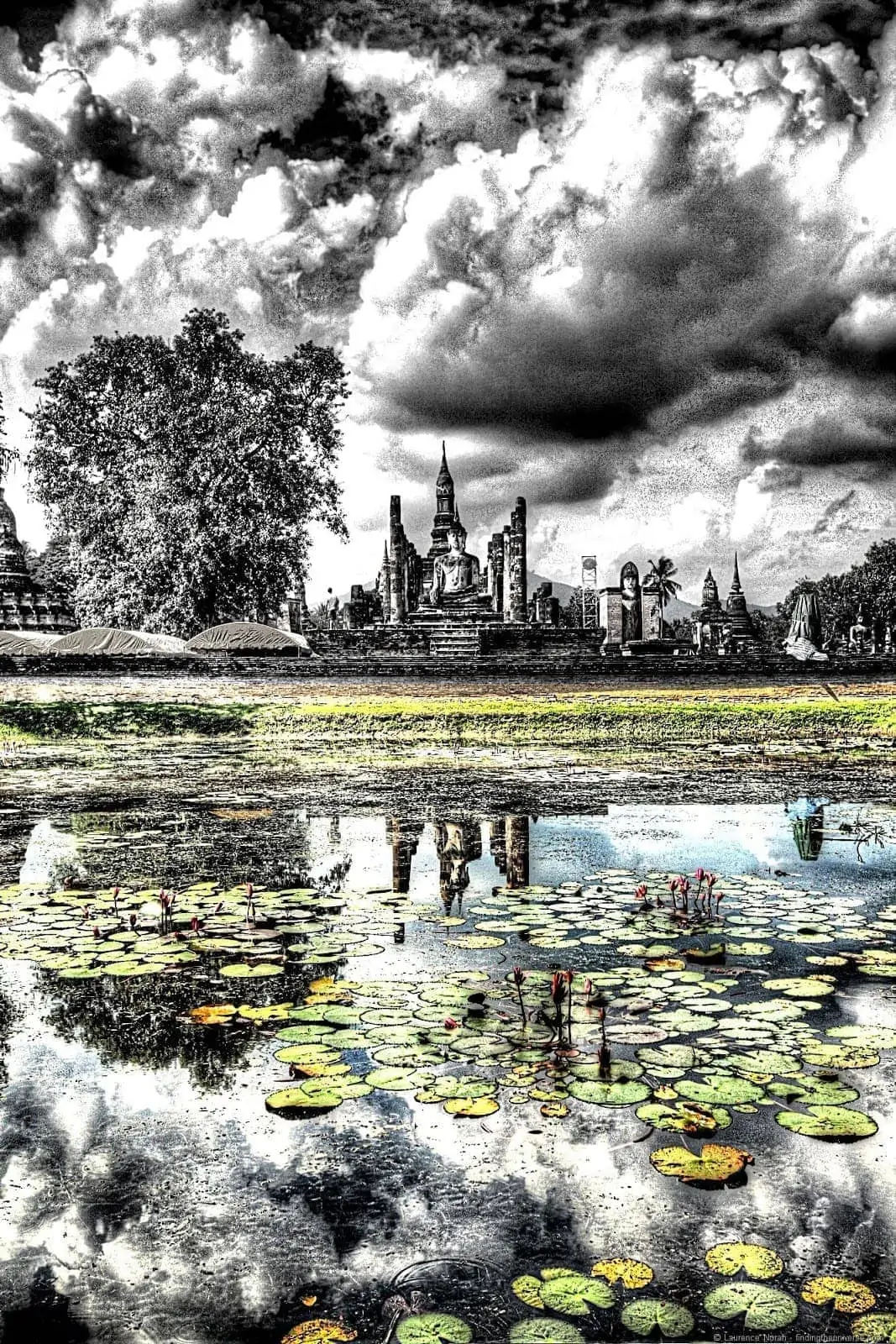 Wat reflection pond