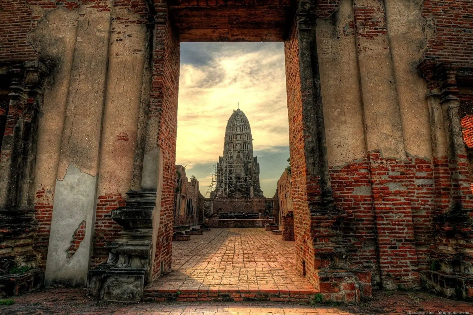 What to do in Ayutthaya: Wat Ratchaburana prang doorway