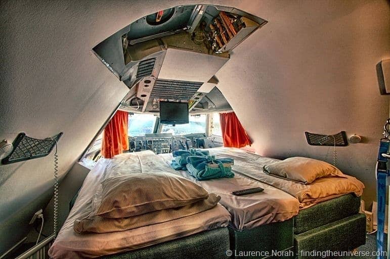 Cockpit-suite-jumbo-hostel-747-bed-s