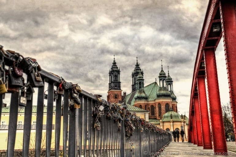 Love locks vine bridge poznan cathedral island PPS