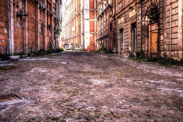 laquila cobbled streets red zone