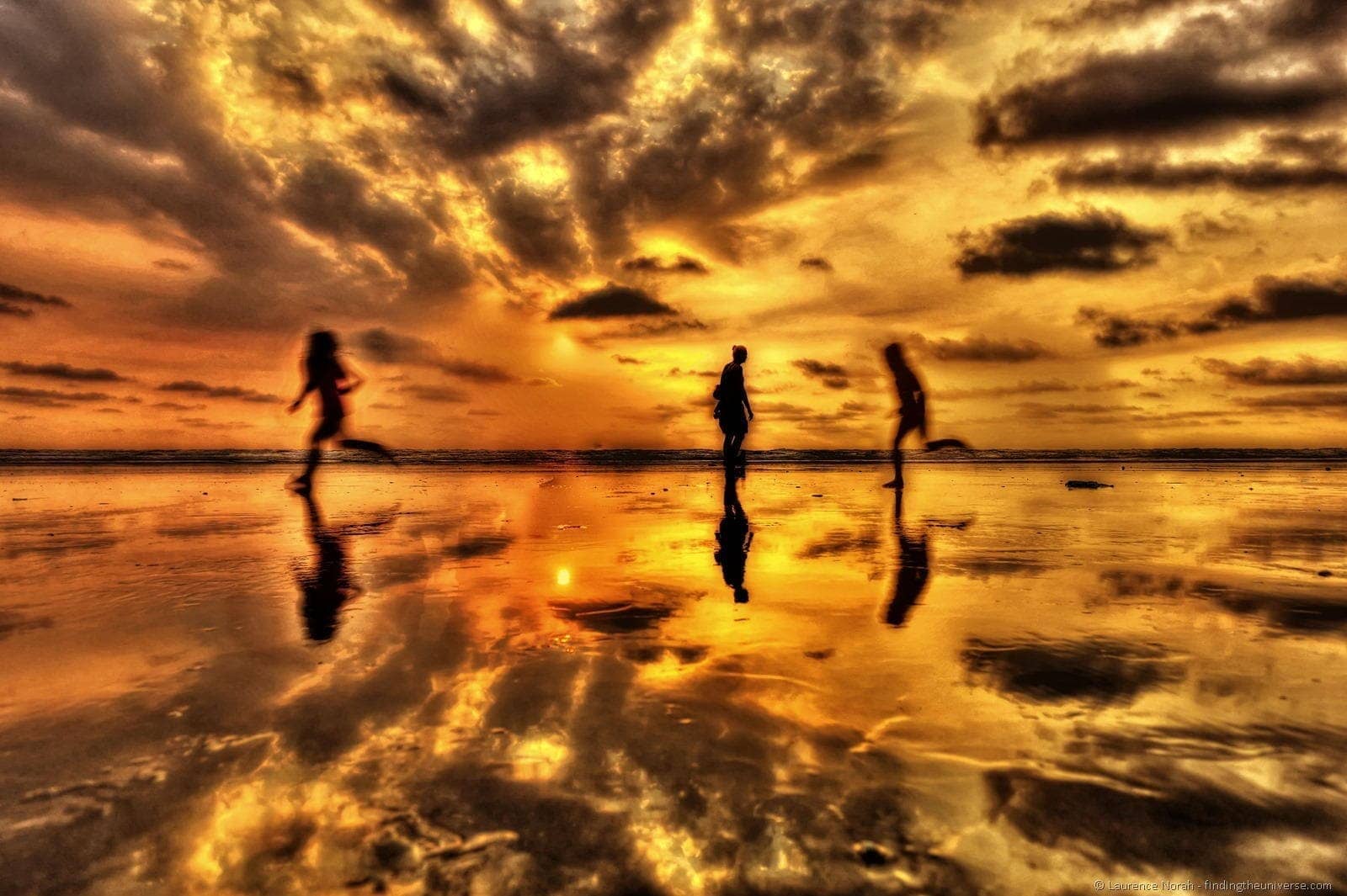 Sunset canoa children running silhouette_DxO