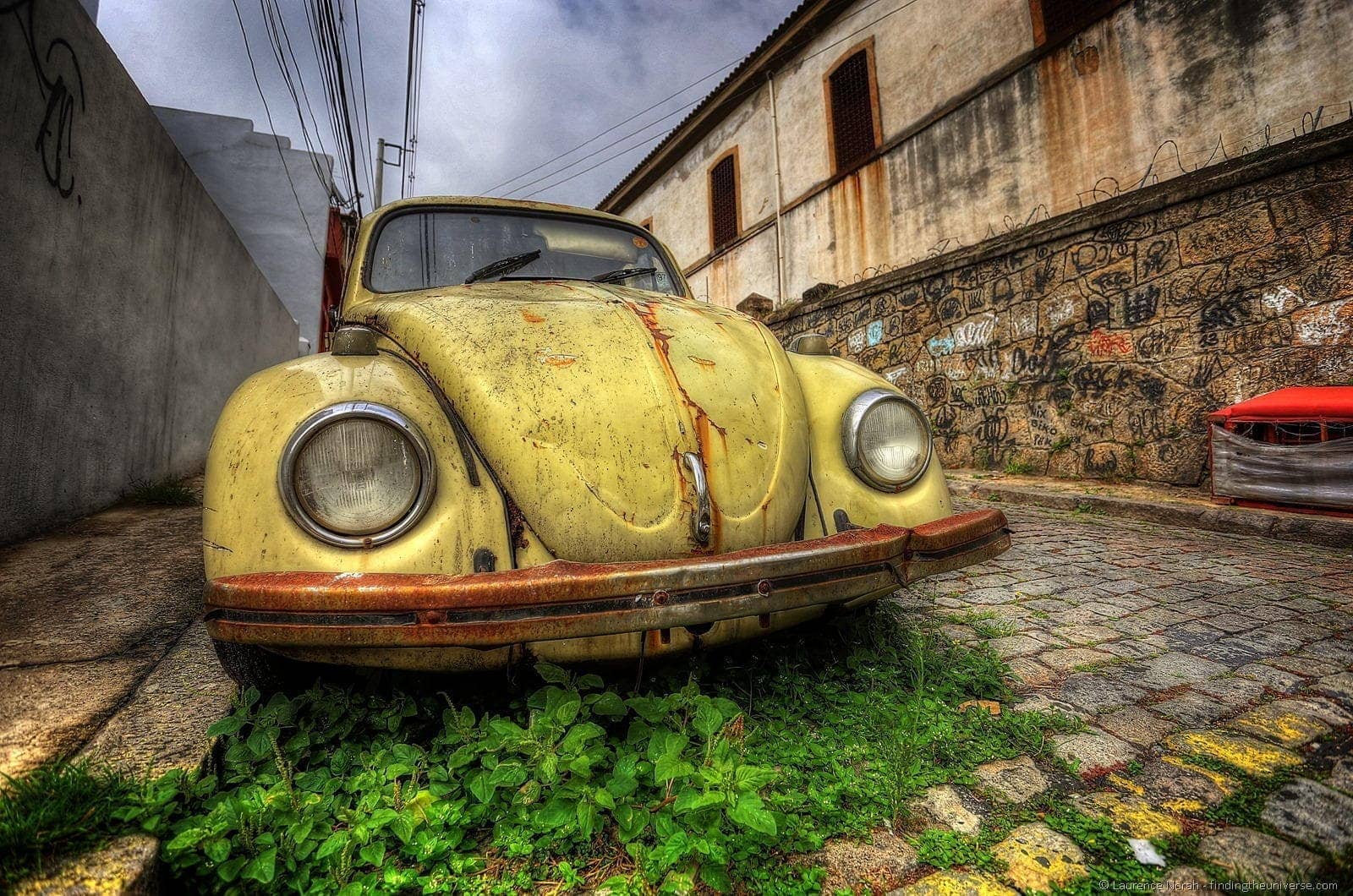 decaying beetle VW rio brazil