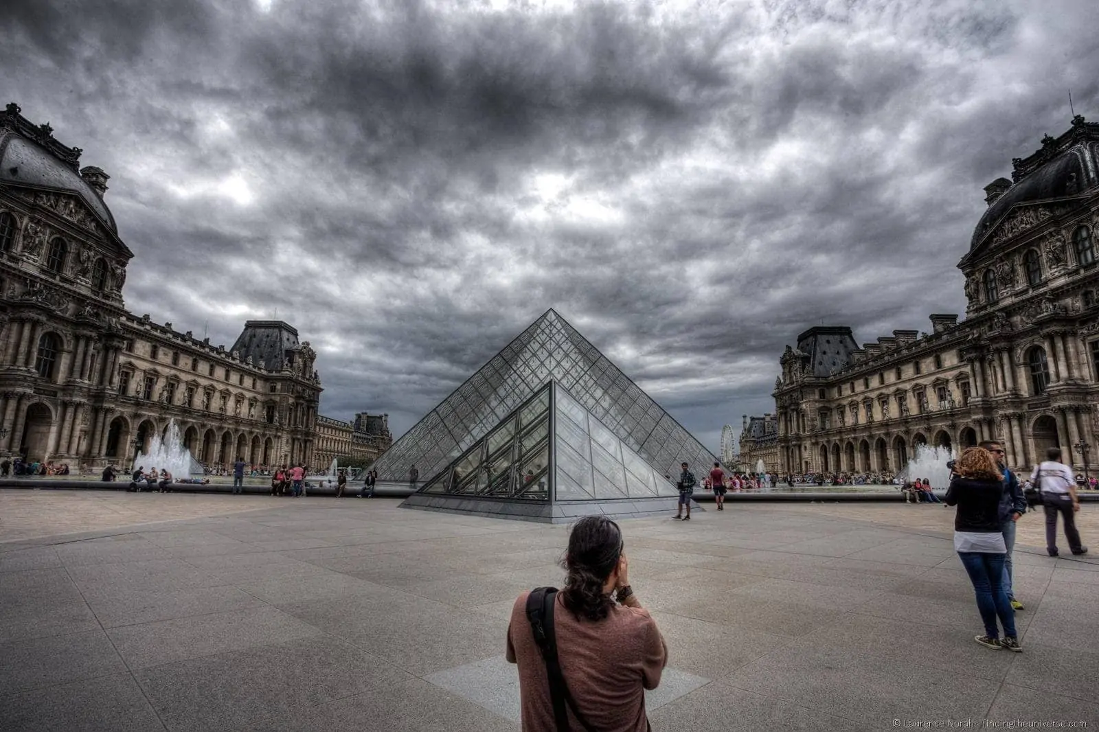 Dan Louvre Paris
