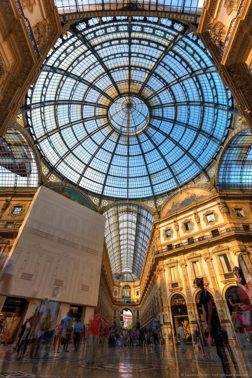 Milan shopping centre Milan shopping centre