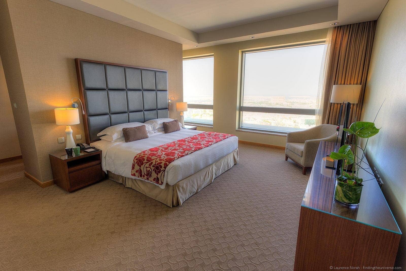 Hotel Room Suite Dubai bedroom