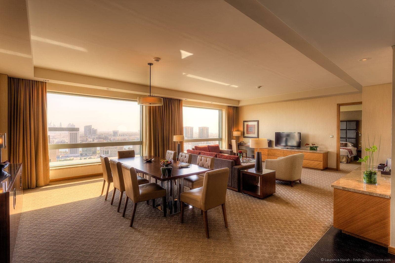 Hotel Room Suite Dubai lounge 2