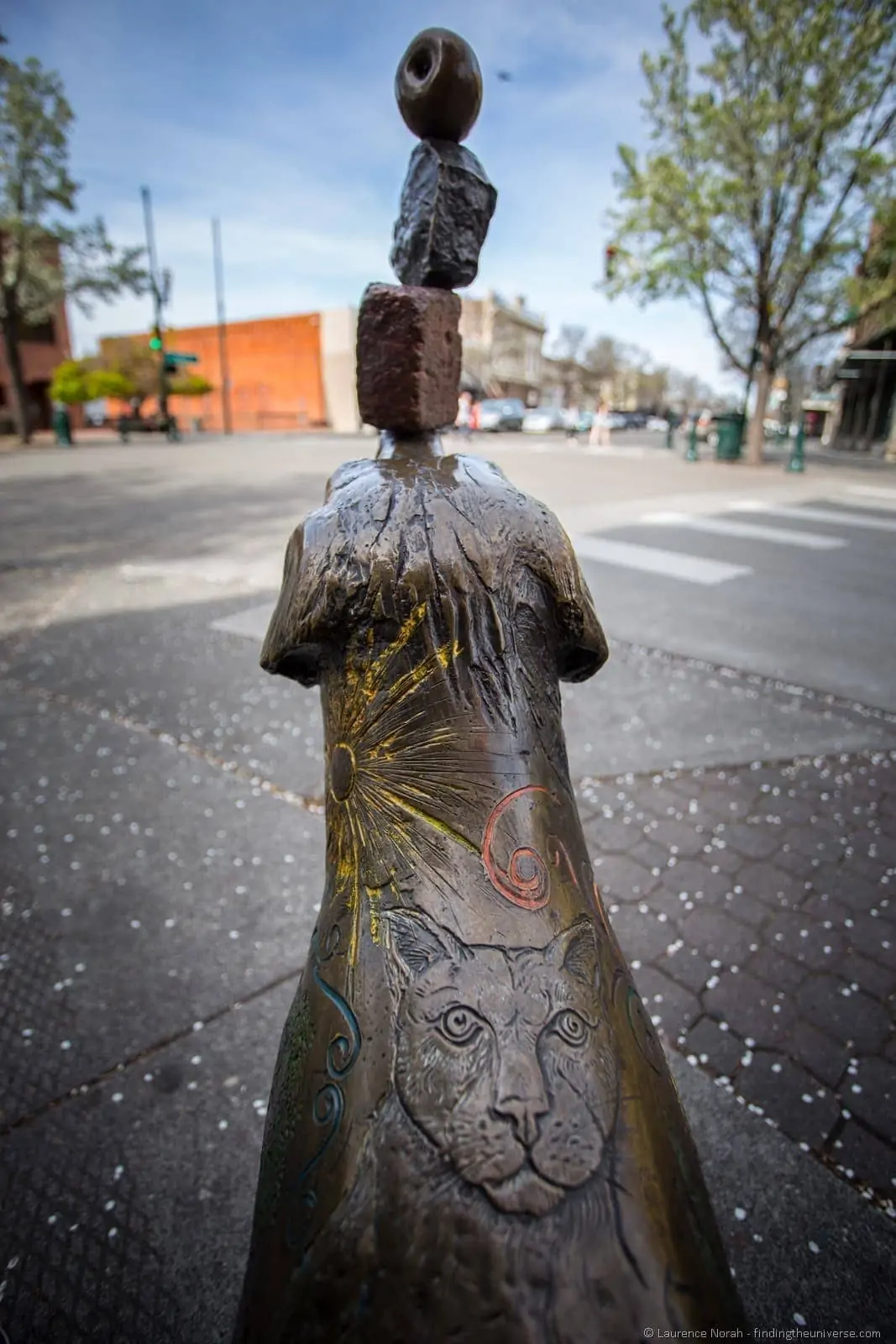 Dog statue corner main walla walla