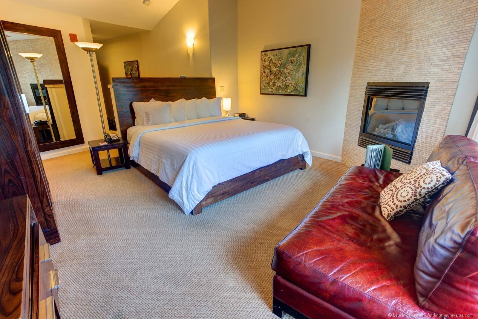 Bedroom in Colibri Hotel Cambria California