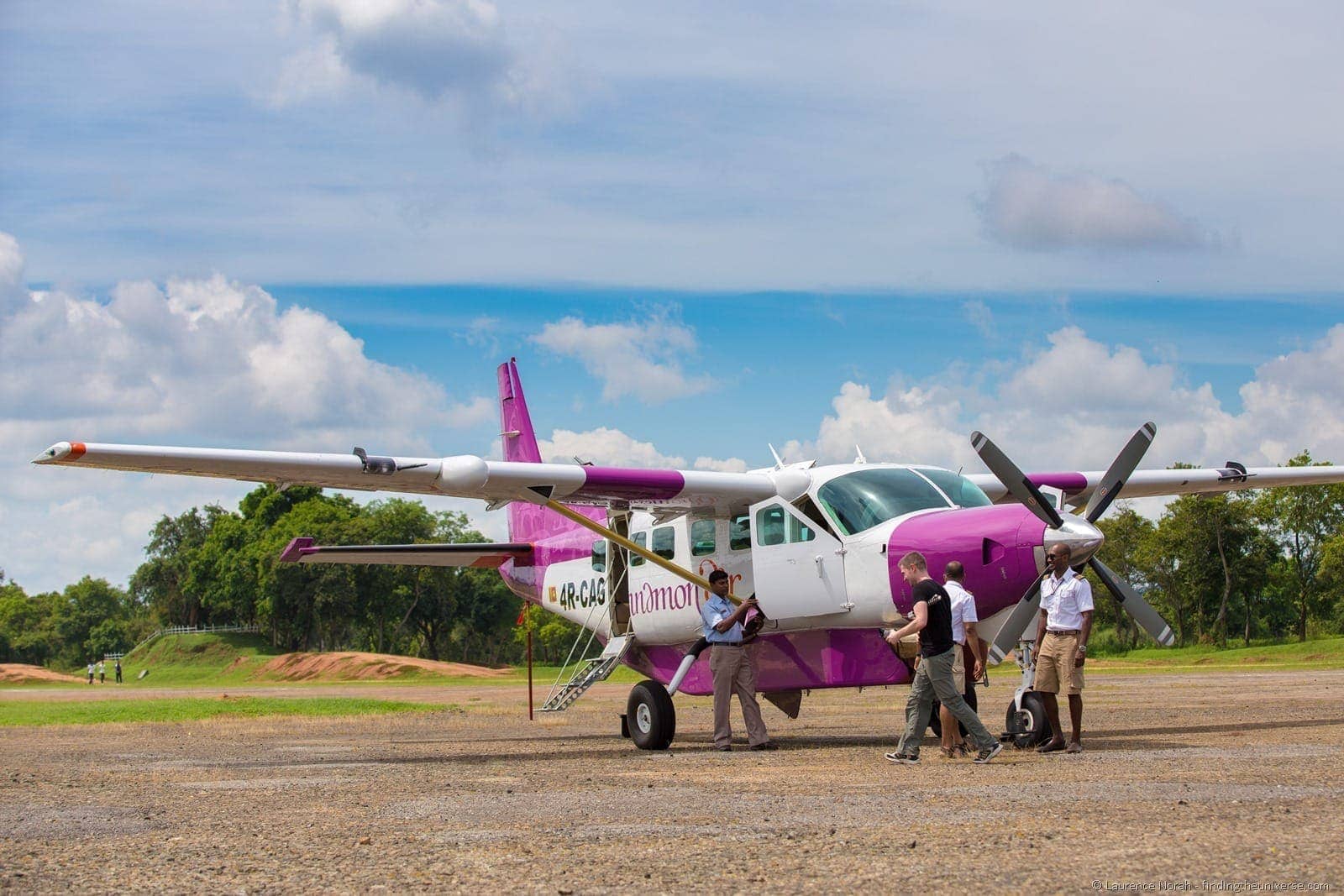 Cinnamon air scenic flight plane