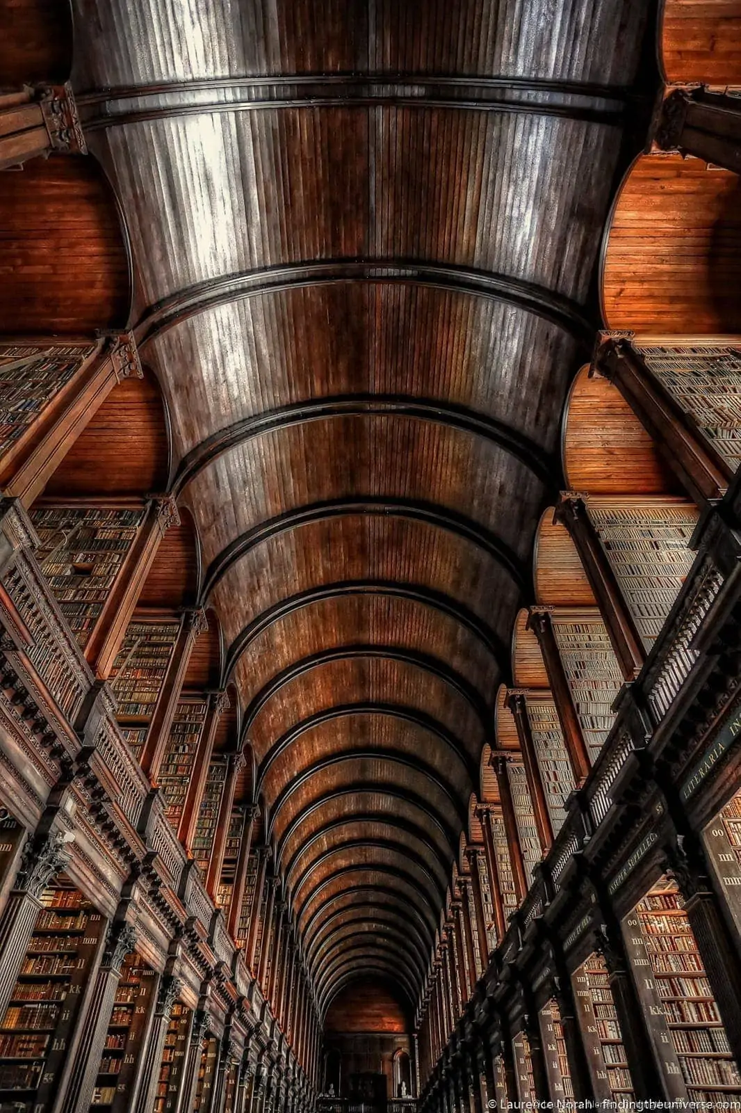 Long room library book of kells_PPS2 - scaled Long room library book of kells_PPS2 - scaled