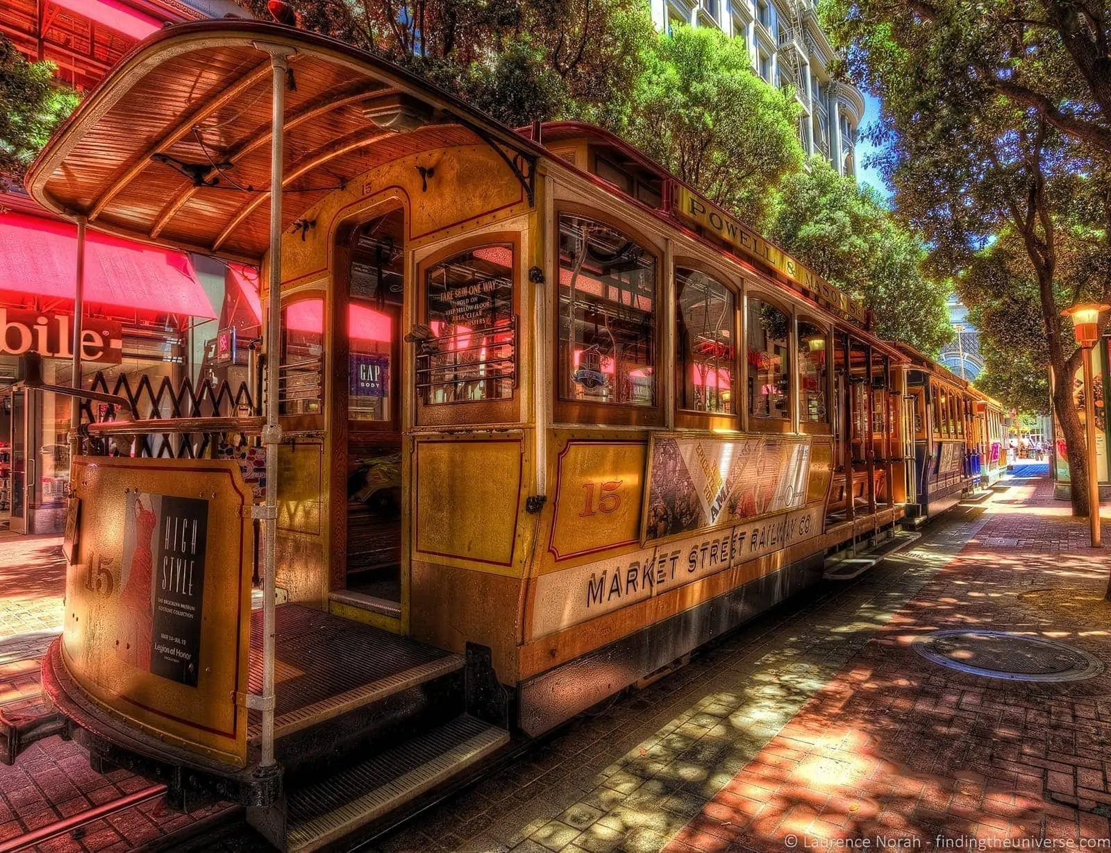Cable cars on Powell Street, San Francisco, long exposure with motion blur