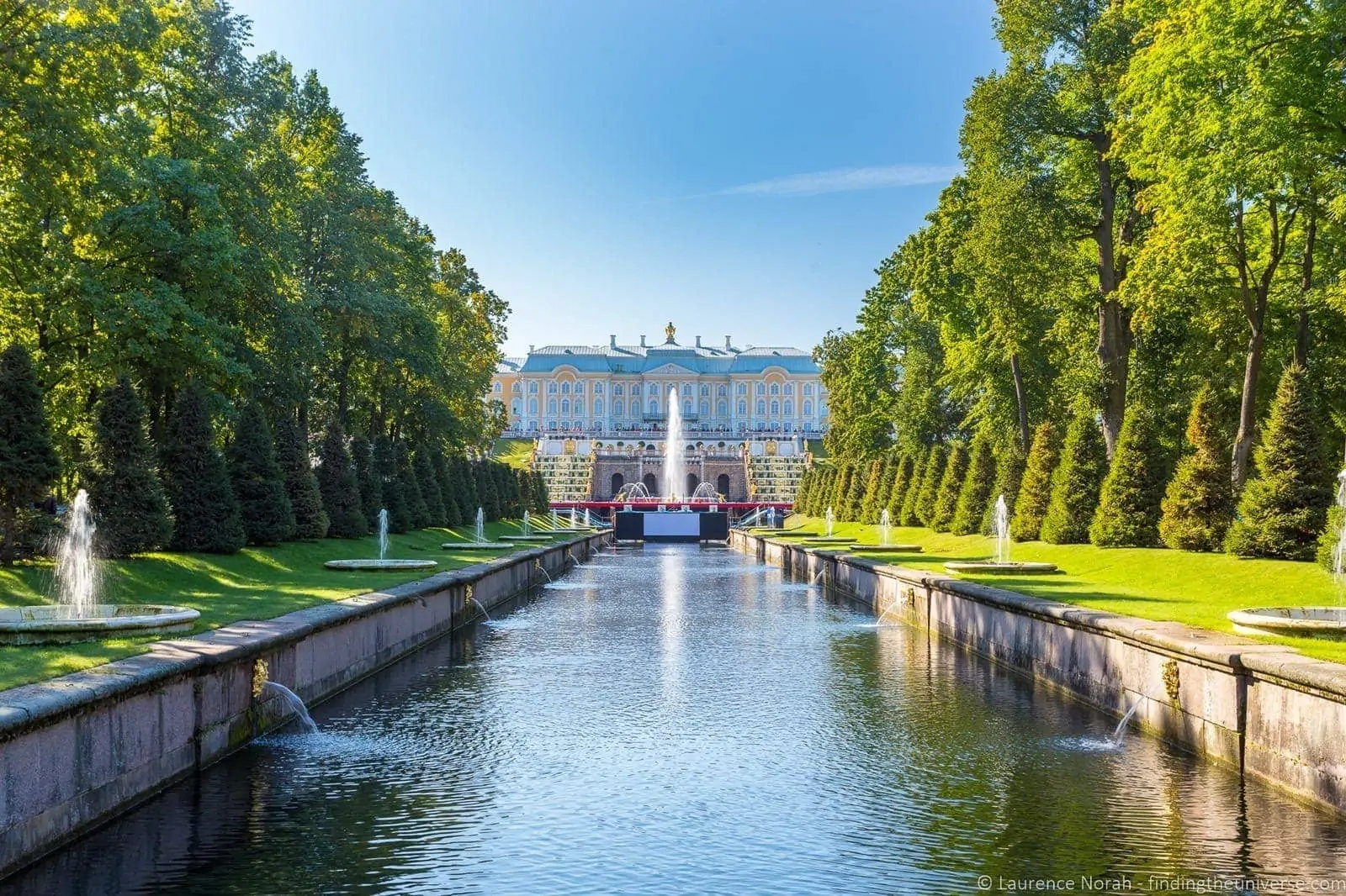 Peterhof palace main cascade and palace fountains