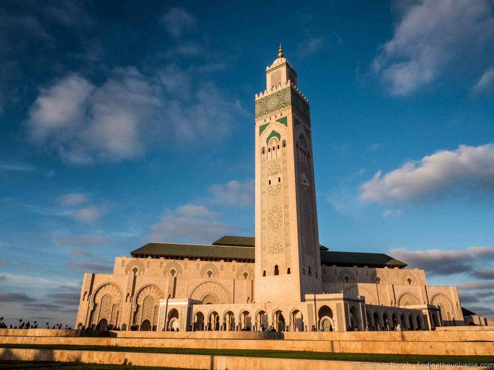 Exterior-of-Hassan-II-Mosque-Casabl25255B125255D