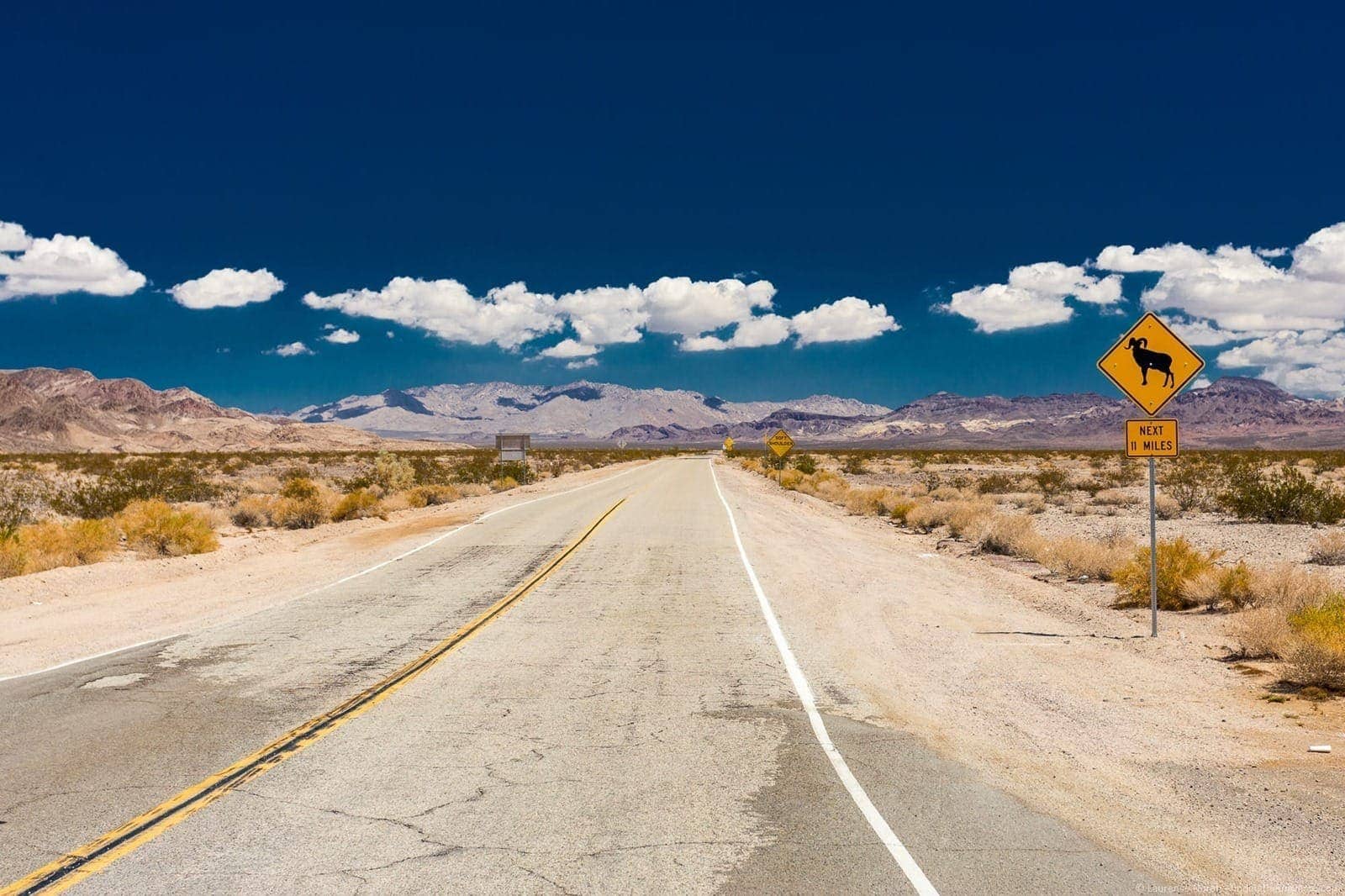 Route-66-California-desert-road_by_L25255B225255D
