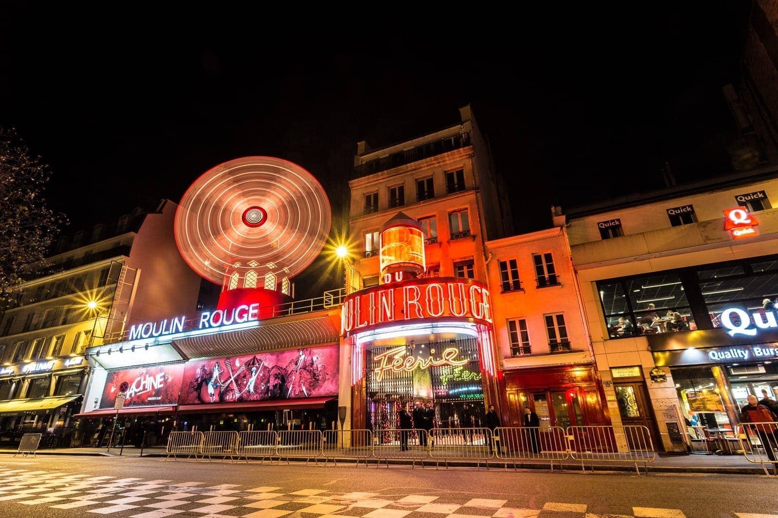 moulin rouge long exposure