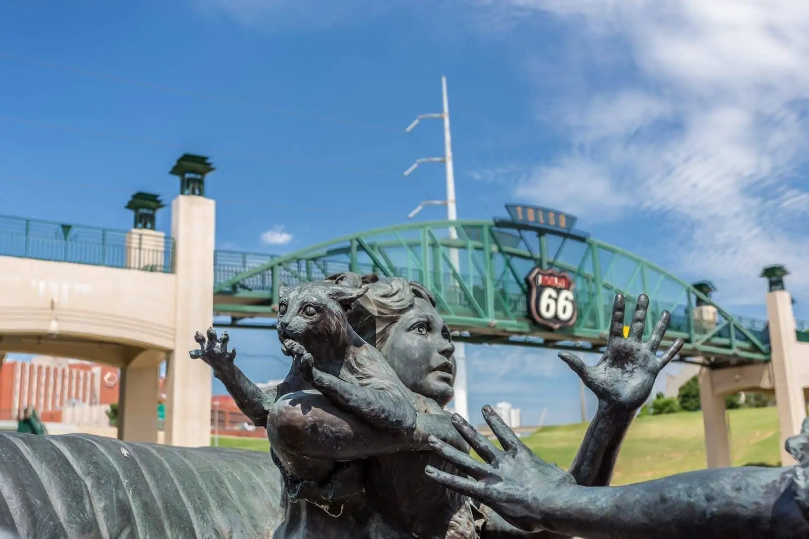 Car statue Tulsa Route 66 Oklahoma_by_Laurence Norah-2
