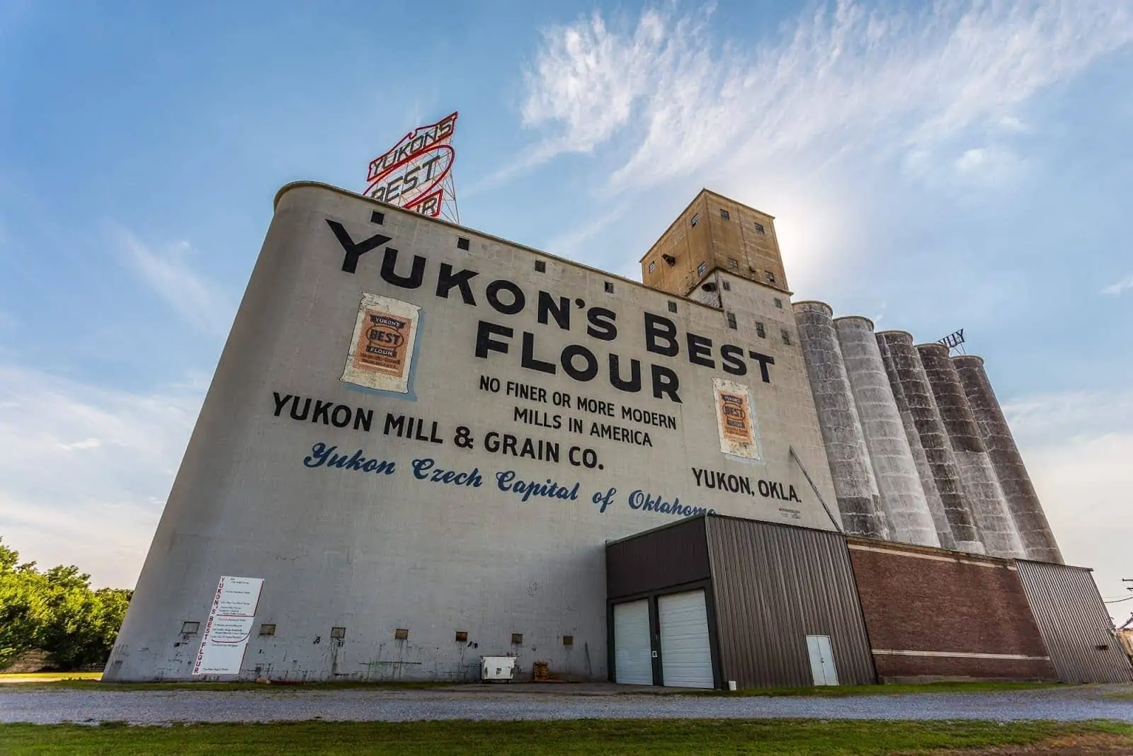 Flour mill yukon Route 66 Oklahoma_by_Laurence Norah