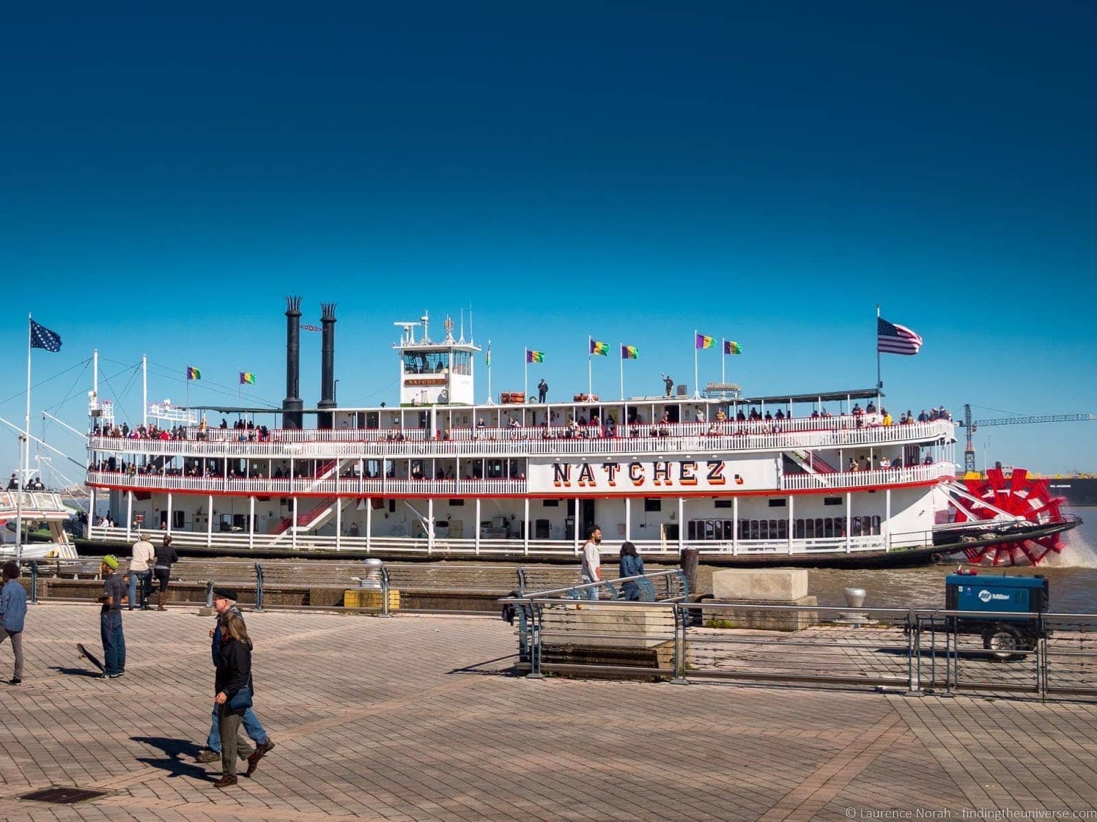 Steamboat Natchez New orleans_by_Laurence Norah