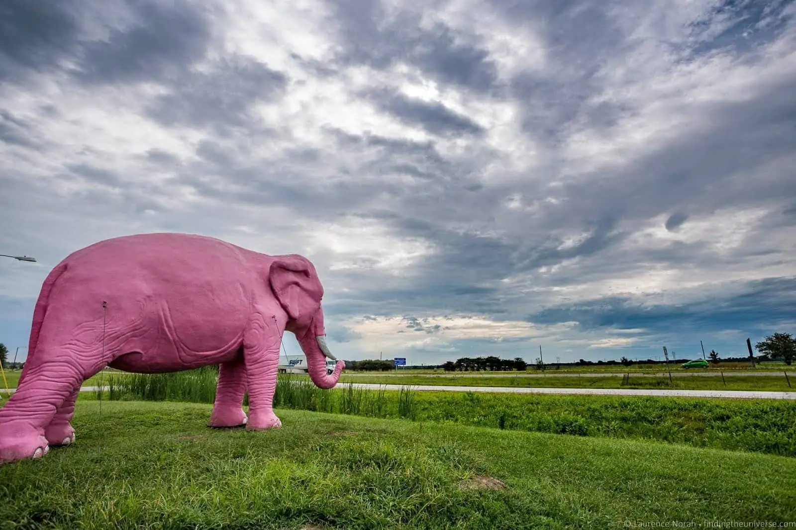 Giant pink elephant at the Pink Elephant Antique Mall in Livingston, Illinois