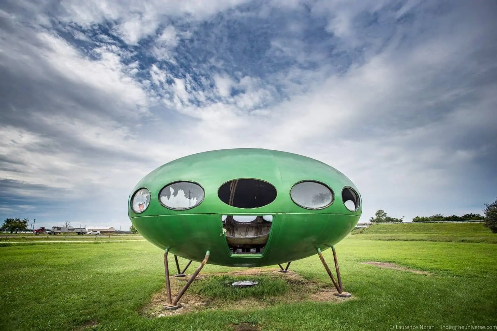 UFO at the Pink Elephant Antique Mall in Livingston on Route 66, Illinois