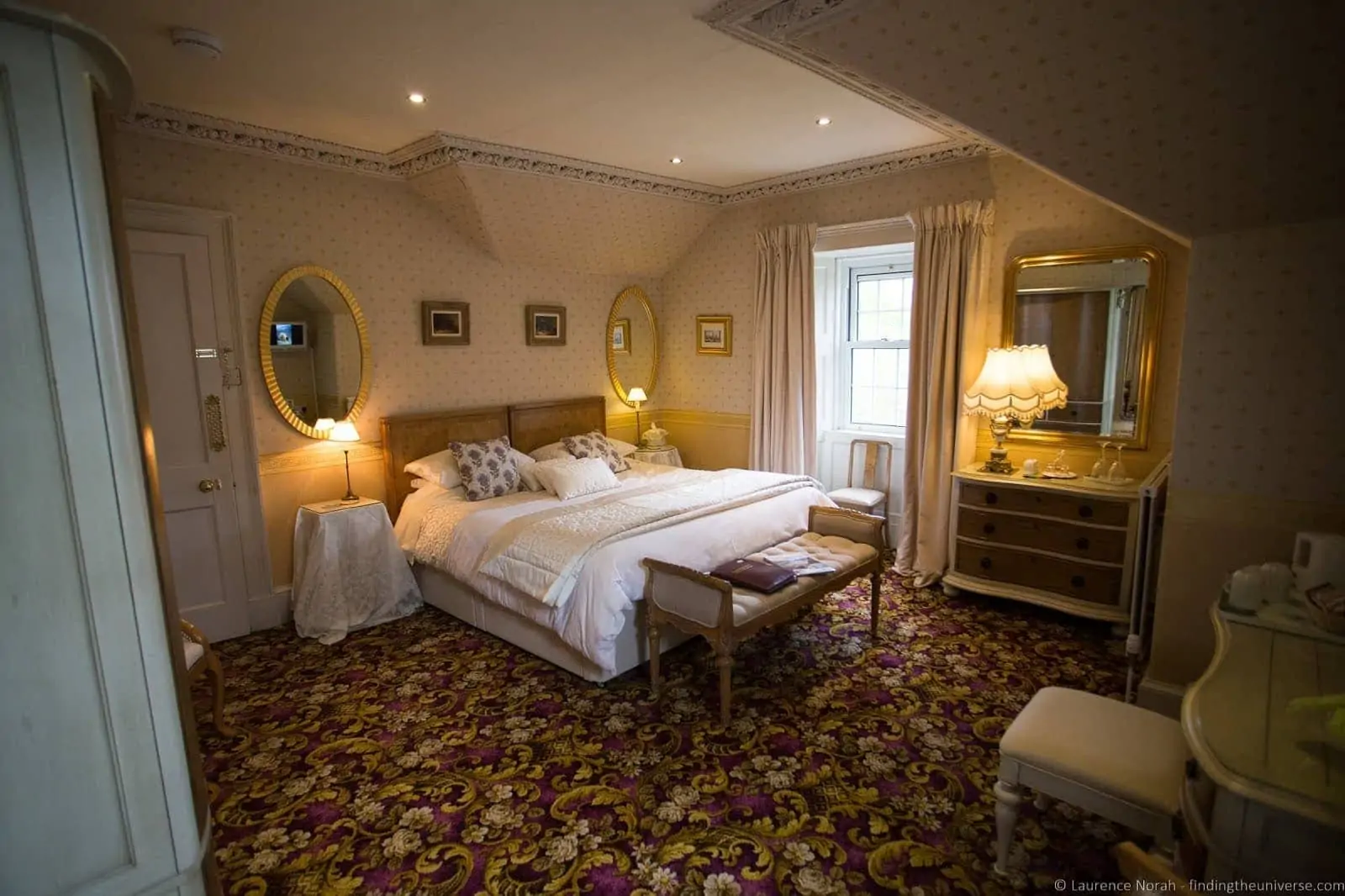 A room at Loaninghead Holiday Cottages near Loch Lomond