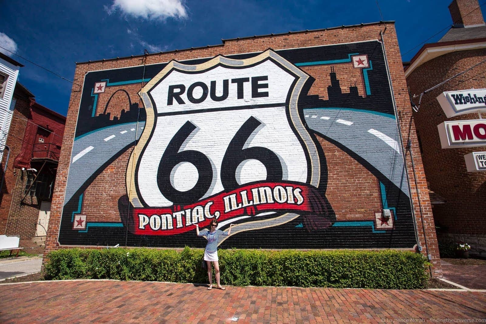 Route2B662BPontiac2Billinois2Bmural_by_Laurence2BNorah