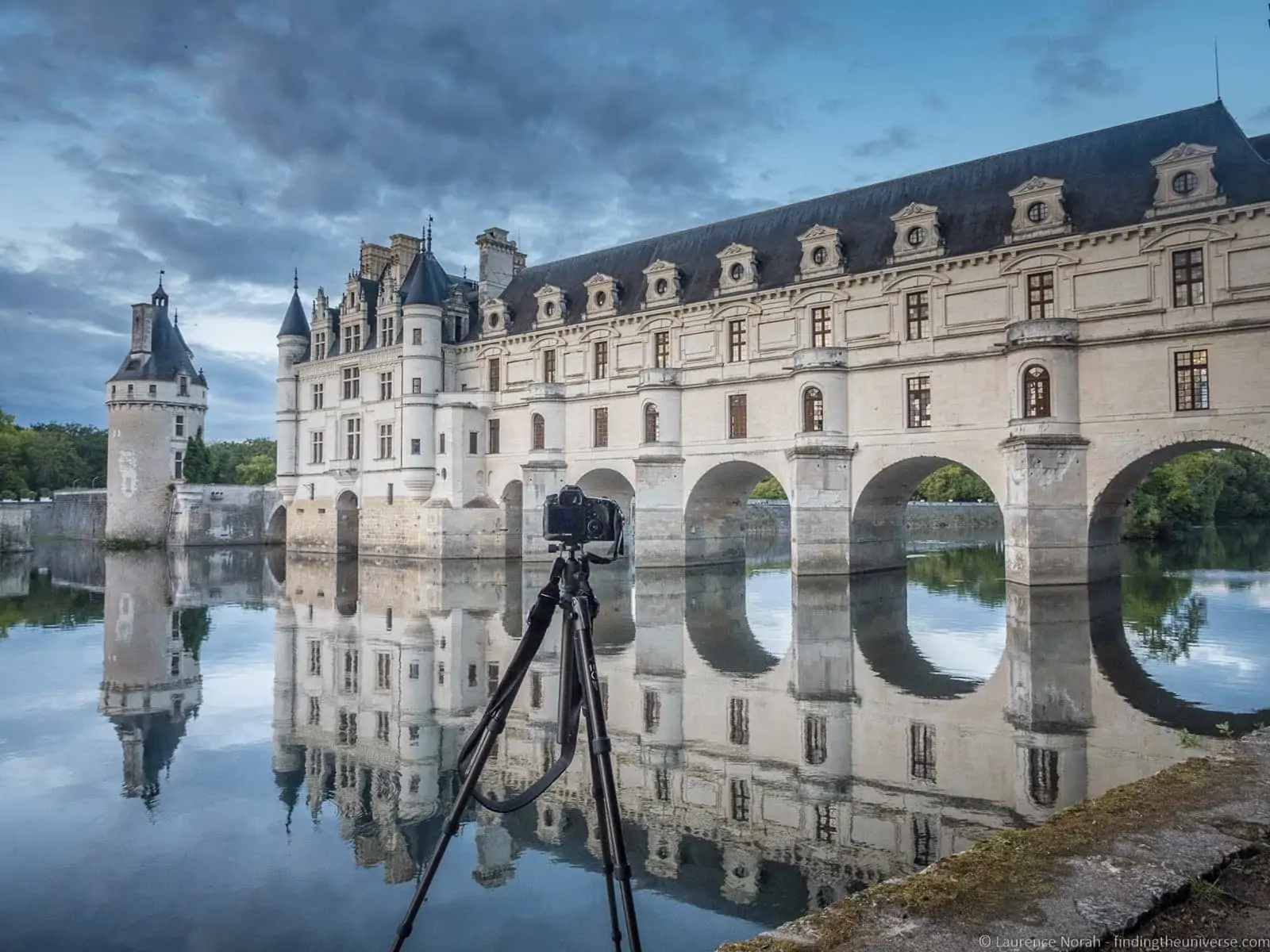 VEO tripod at Chenonceau Castle France