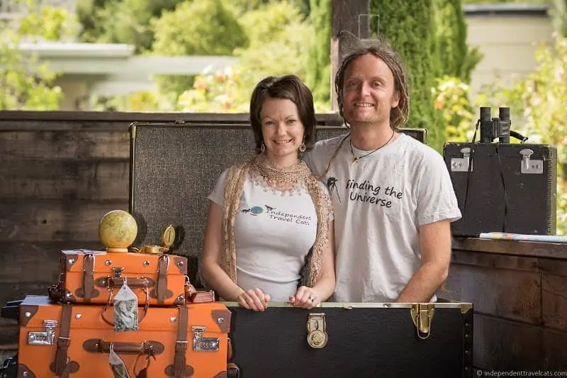 Laurence and Jessica travel bloggers