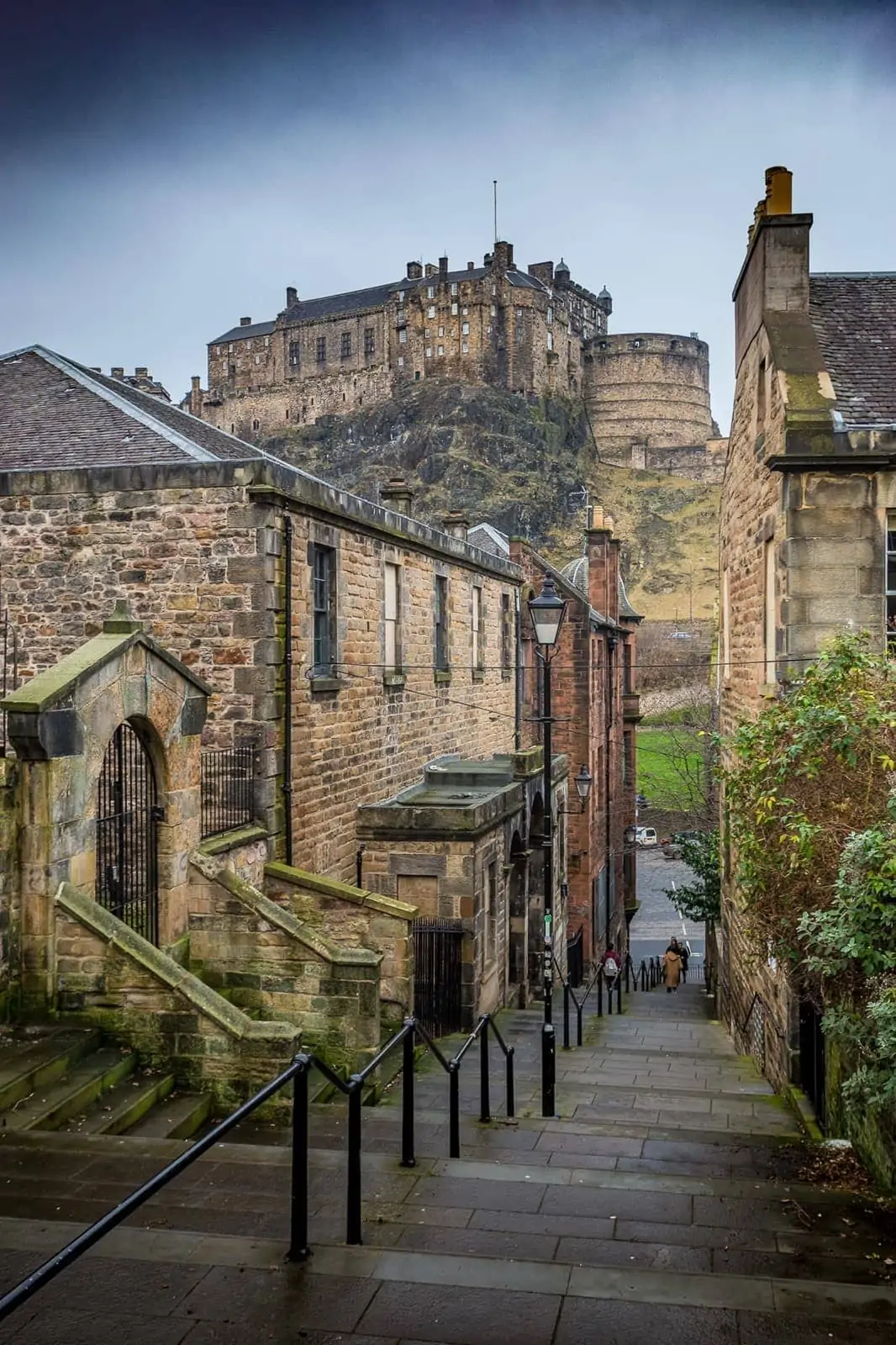 Vennel Steps Edinburgh leading line view of Edinburgh Castle