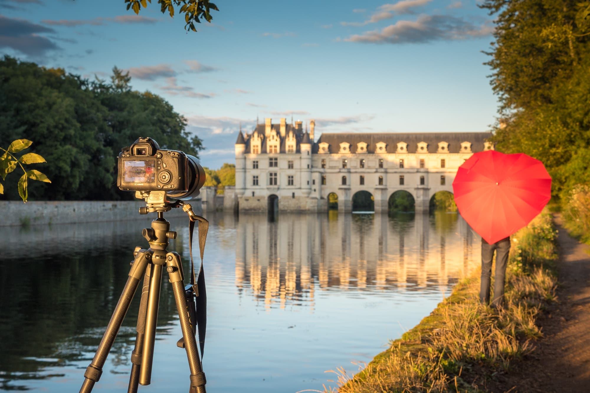 VEO tripod at Chenonceau Castle France image