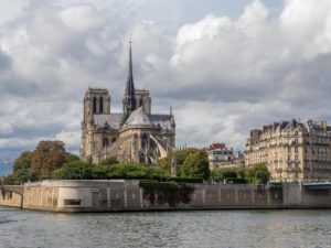 Notre Dame paris_by_Laurence Norah