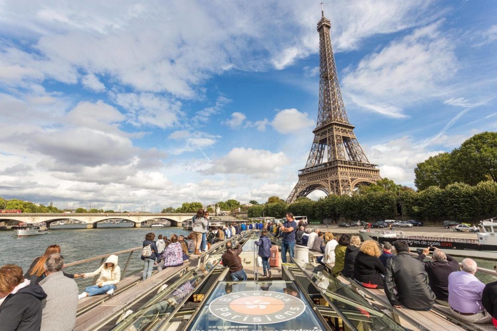 Crucero por el río Sena Paris_by_Laurence Norah