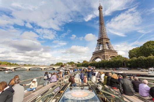 Seine River Cruise Paris_by_Laurence Norah