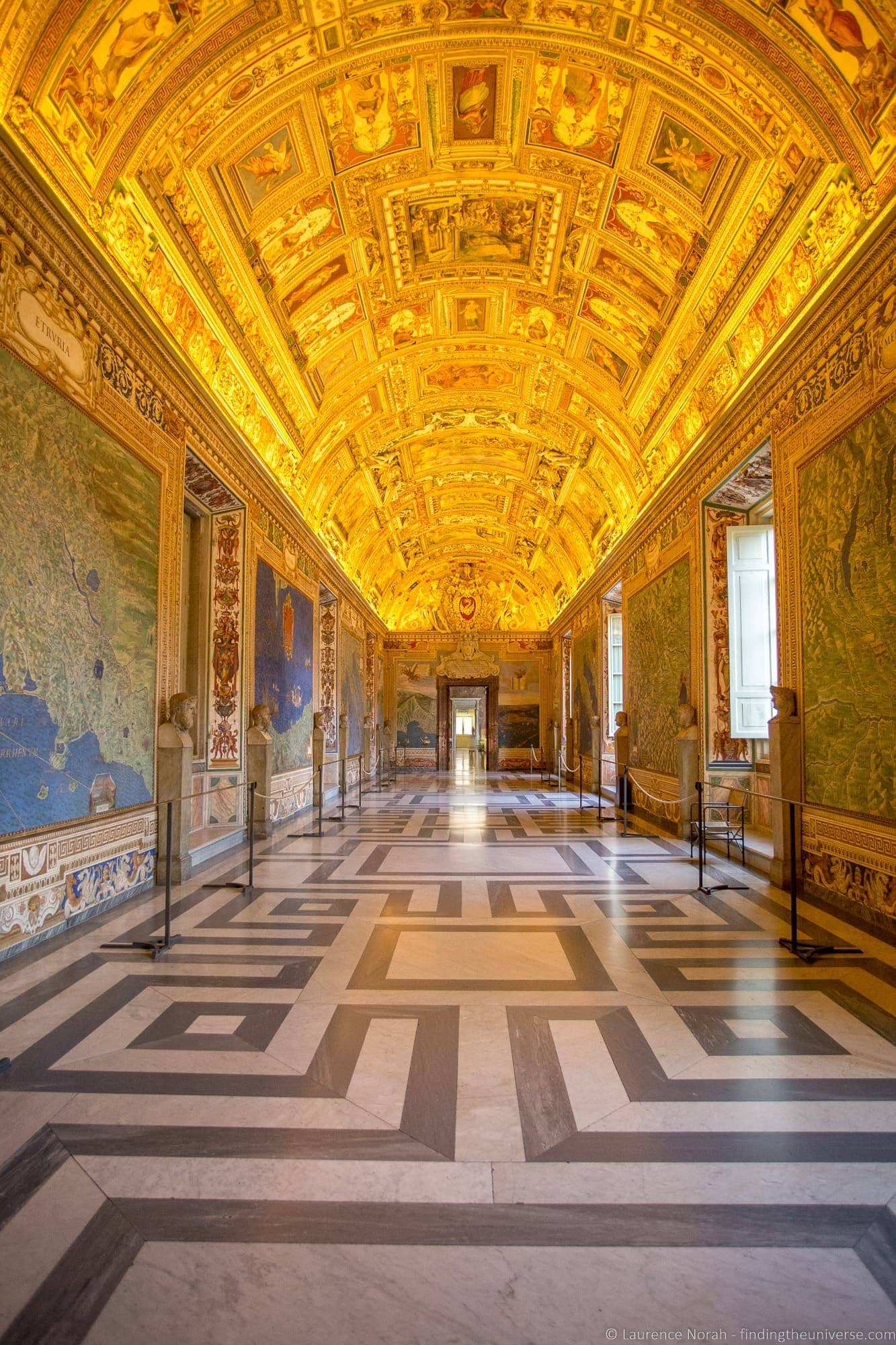 2 days in Rome - Vatican Map Room Empty