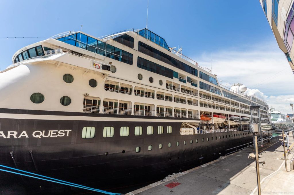 barcelona cruise ship tourists