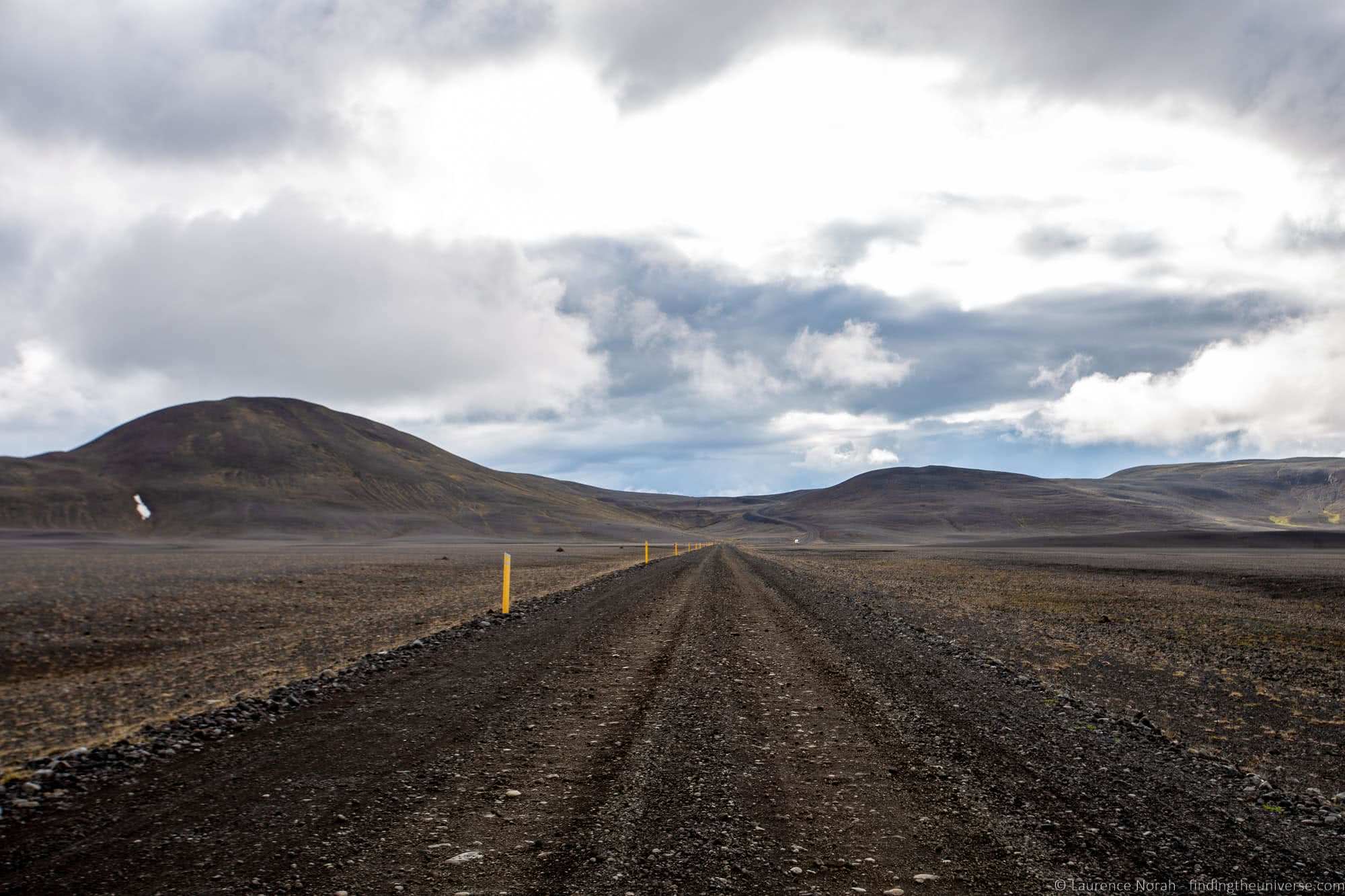 Iceland gravel road_by_Laurence Norah