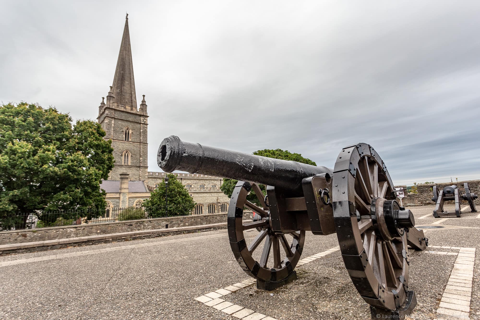 Londonderry medieval walls